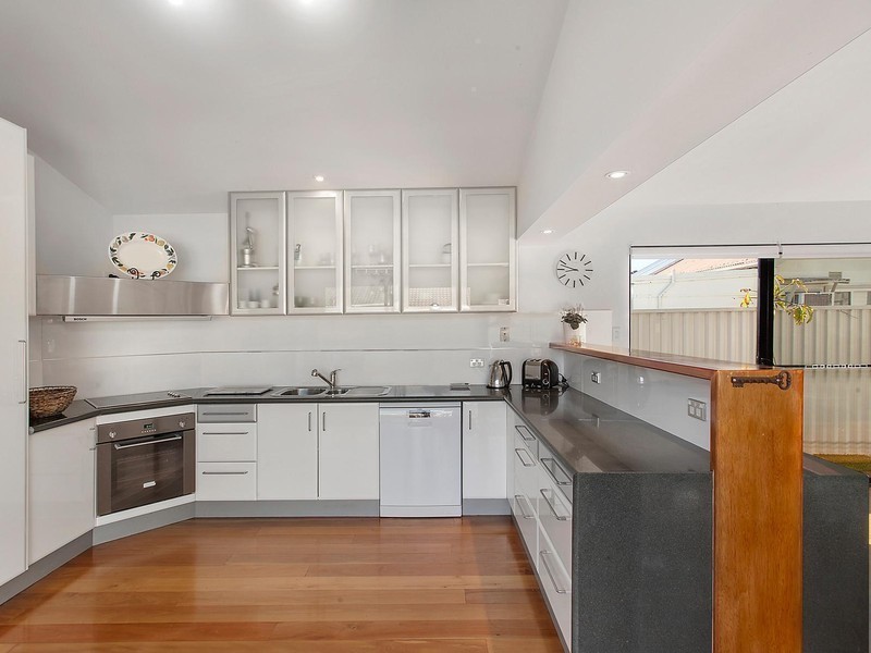 17 Gross Avenue, Umina Beach NSW 2257