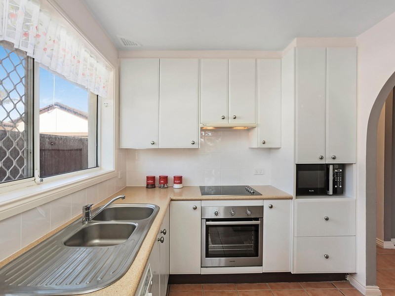 16 Waterloo Avenue, Woy Woy NSW 2256