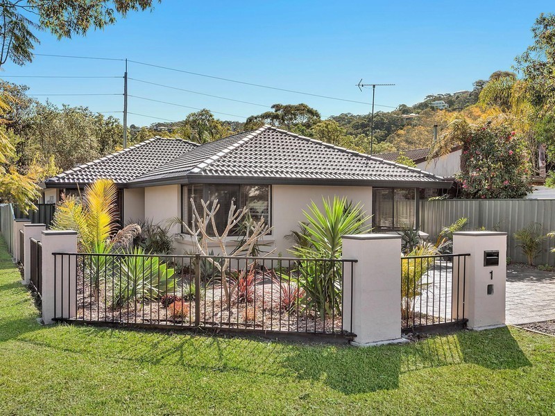 1 Lens Avenue, Umina Beach NSW 2257