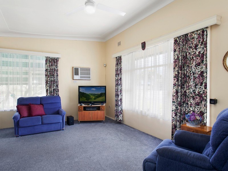 70 Barrenjoey Road, Ettalong Beach NSW 2257
