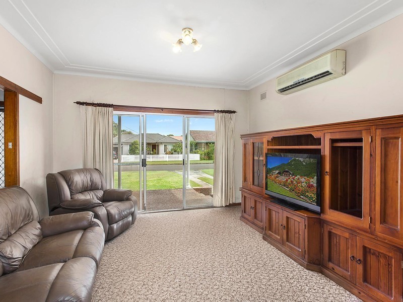 56 Robin Crescent, Woy Woy NSW 2256