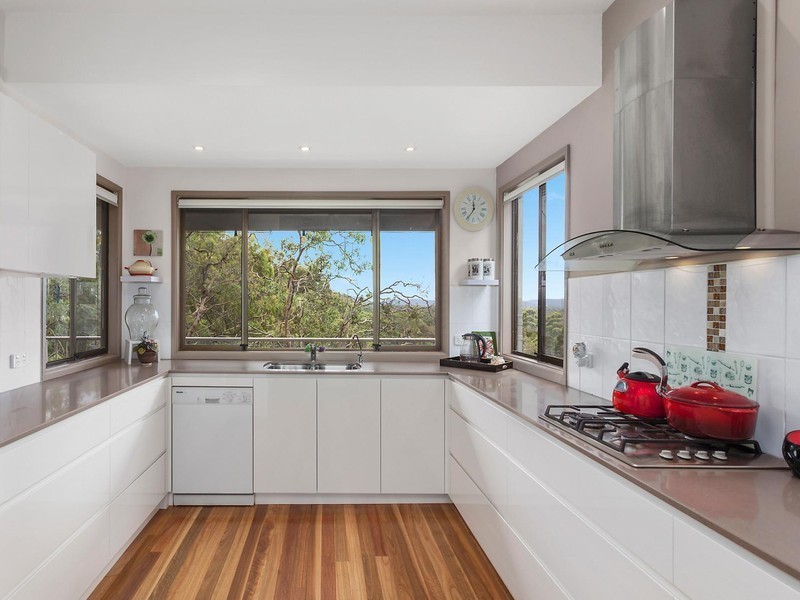 10 Greenhaven Drive, Umina Beach NSW 2257