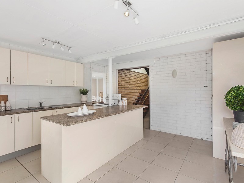 5 Bayline Drive, Point Clare NSW 2250