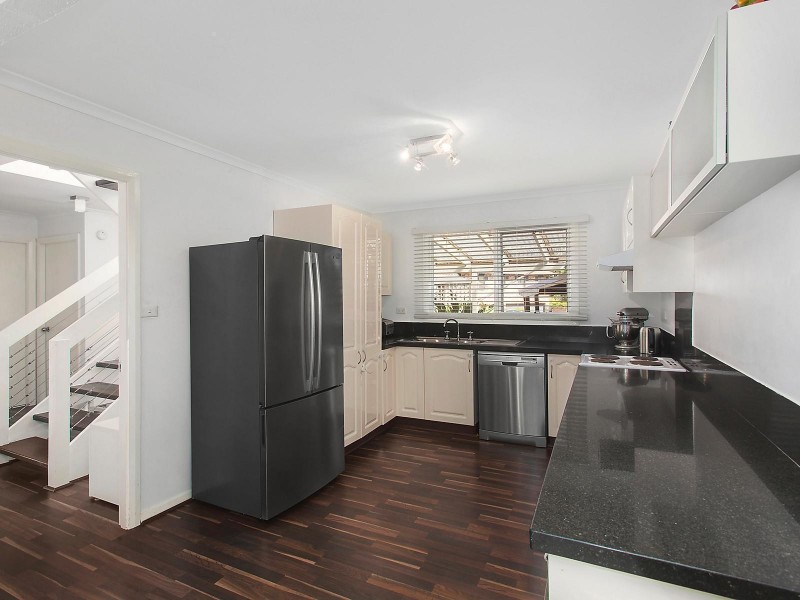 2 Tor Close, Umina Beach NSW 2257