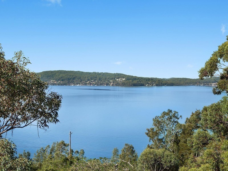 7 Sandstone Crescent, Tascott NSW 2250