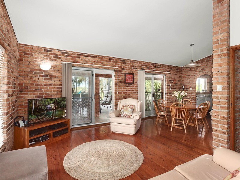 39 Hillcrest Road, Empire Bay NSW 2257