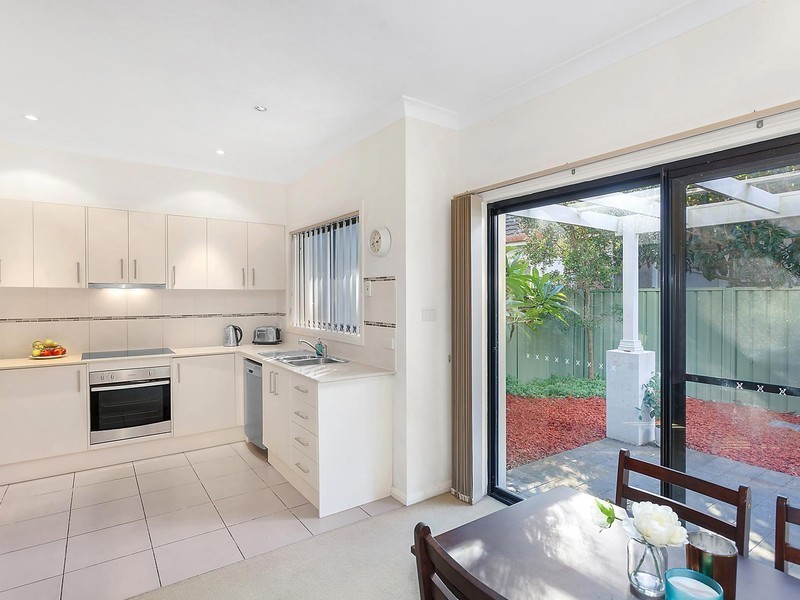 2/12 Barrenjoey Road, Ettalong Beach NSW 2257