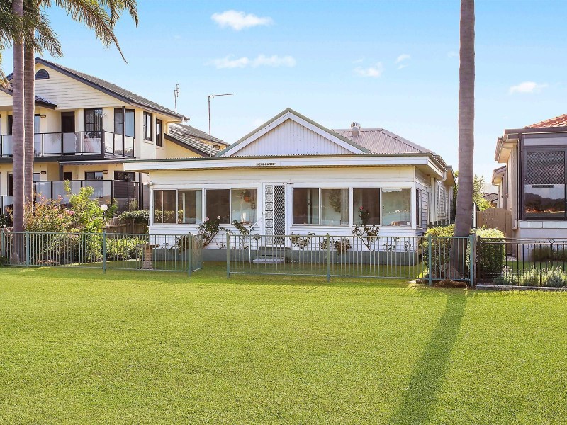 102 North Burge Road, Woy Woy NSW 2256