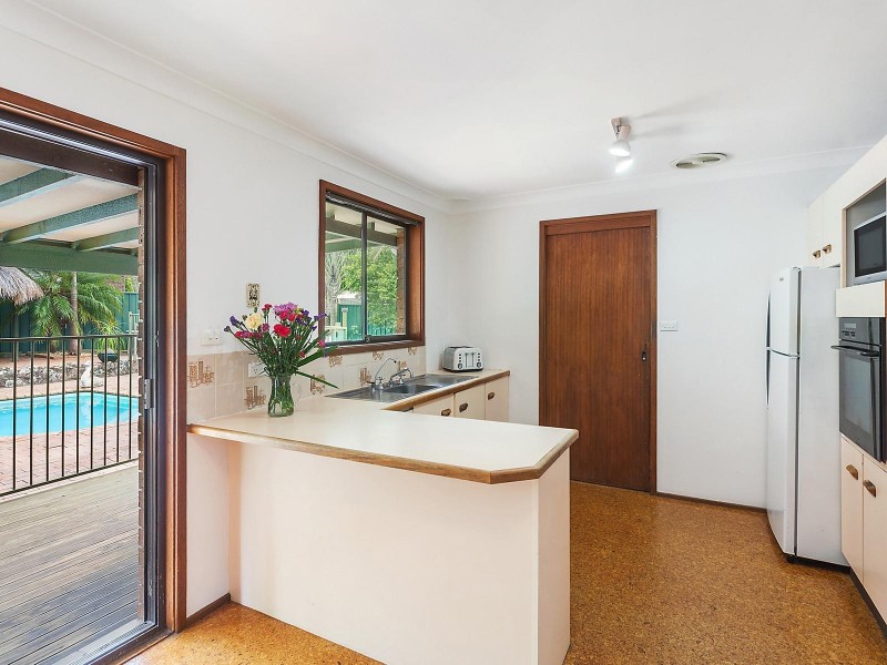 6 Karingal Close, Woy Woy NSW 2256