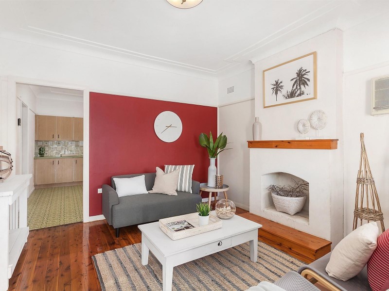 19 Picnic Parade, Ettalong Beach NSW 2257