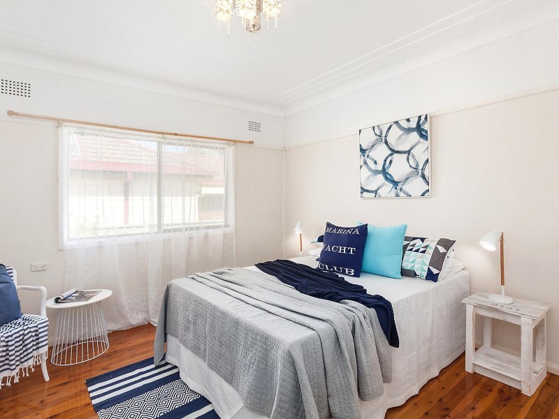 19 Picnic Parade, Ettalong Beach NSW 2257