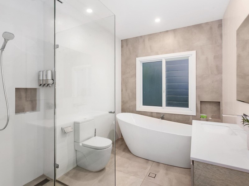 35 Broken Bay Road, Ettalong Beach NSW 2257