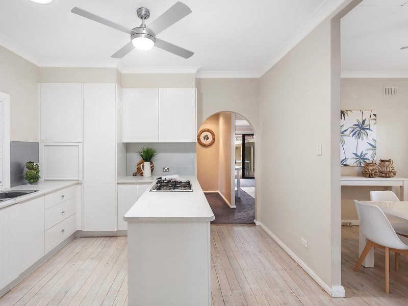 43 Picnic Parade, Ettalong Beach NSW 2257