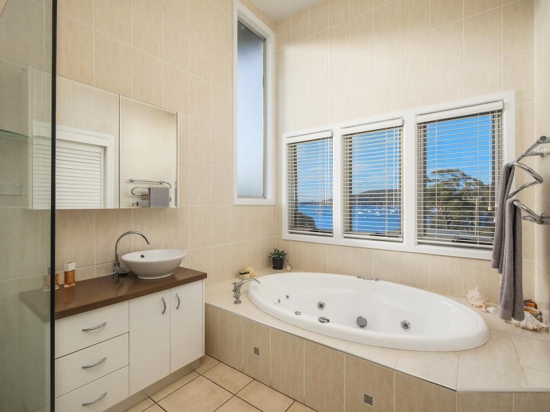 102 Araluen Drive, Hardys Bay NSW 2257