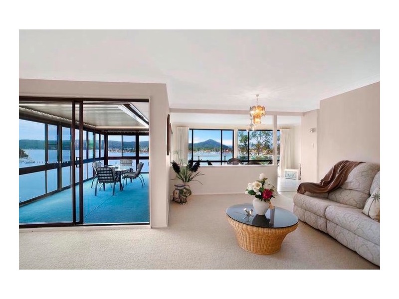 100 Daley Avenue, Daleys Point NSW 2257