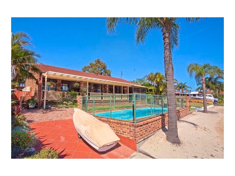5 Helmsman Boulevarde, St Huberts Island NSW 2257