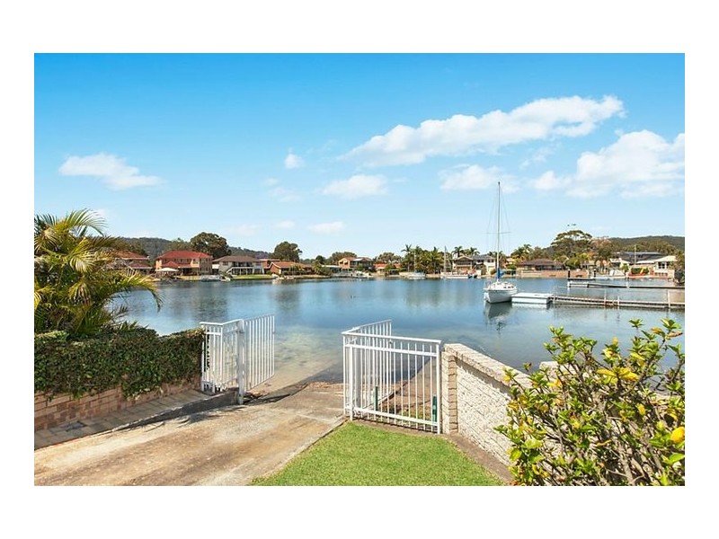 4 Mooring Place, St Huberts Island NSW 2257
