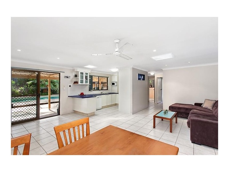 33 Currant Street, Elanora QLD 4221