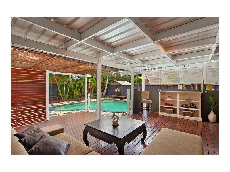 17 Razorbill Street, Burleigh Waters QLD 4220