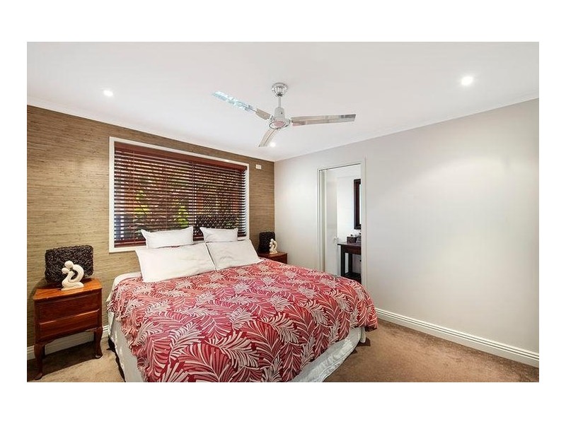 17 Razorbill Street, Burleigh Waters QLD 4220