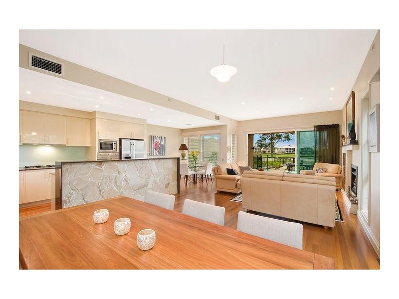 715 Glades Drive, Robina QLD 4226