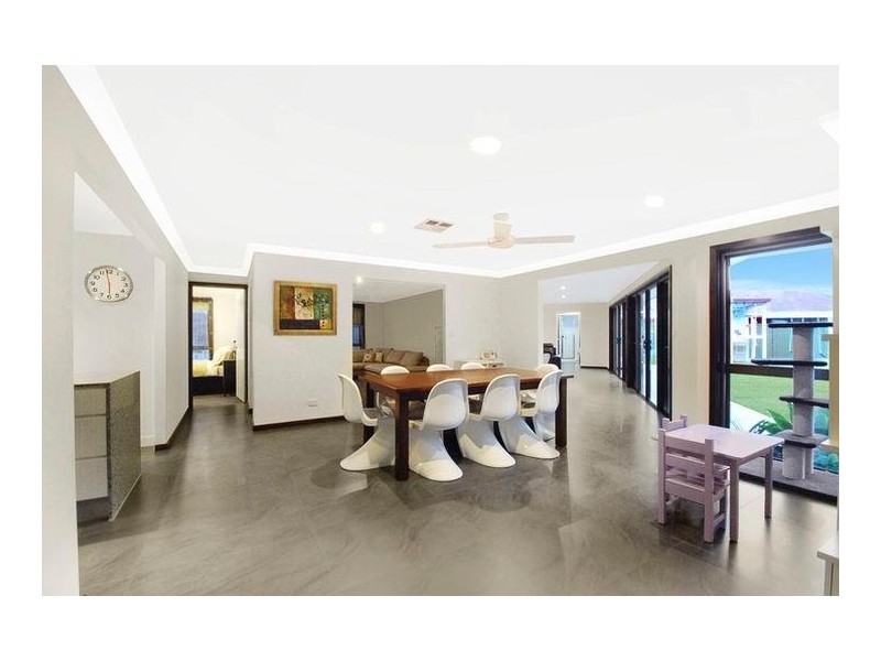 8 Violet Court, Miami QLD 4220