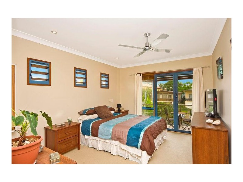 17B Twenty Seventh Avenue, Palm Beach QLD 4221
