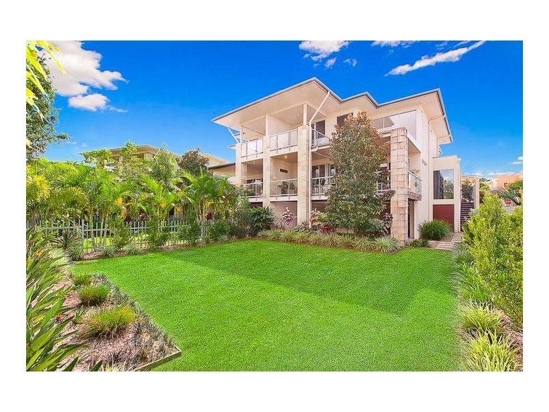 60 Nicklaus Court, Carrara QLD 4211