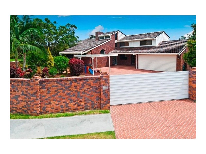 1 Chestnut Street, Elanora QLD 4221