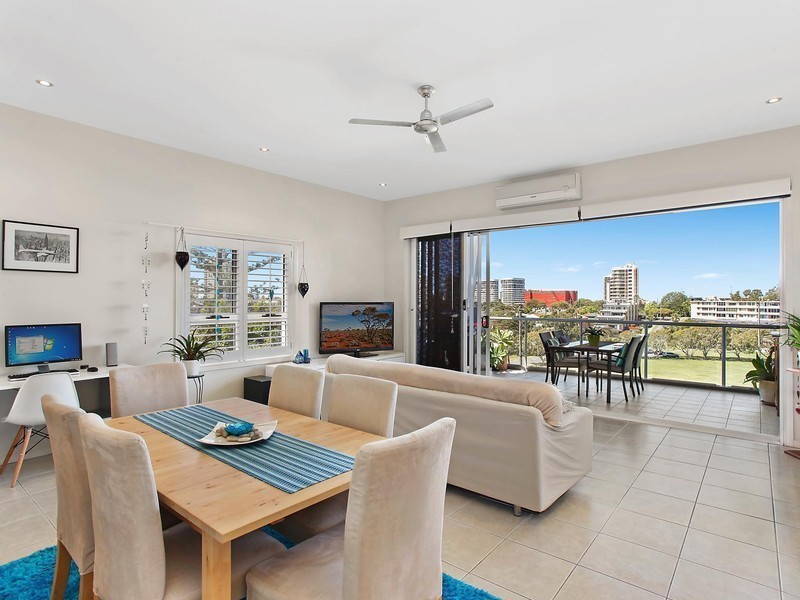 7/50 Dutton Street, Coolangatta QLD 4225