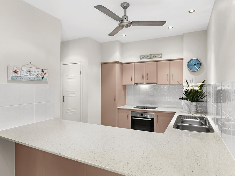 7/50 Dutton Street, Coolangatta QLD 4225