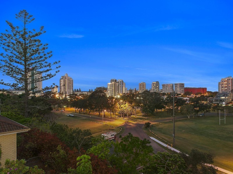 7/50 Dutton Street, Coolangatta QLD 4225