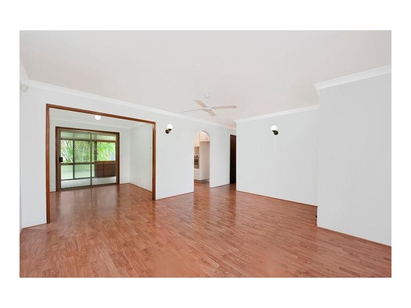 11 Walnut Street, Elanora QLD 4221
