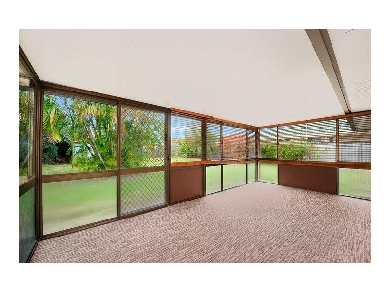 11 Walnut Street, Elanora QLD 4221