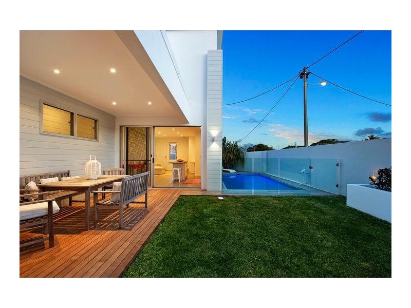 15 Fourteenth Avenue, Palm Beach QLD 4221