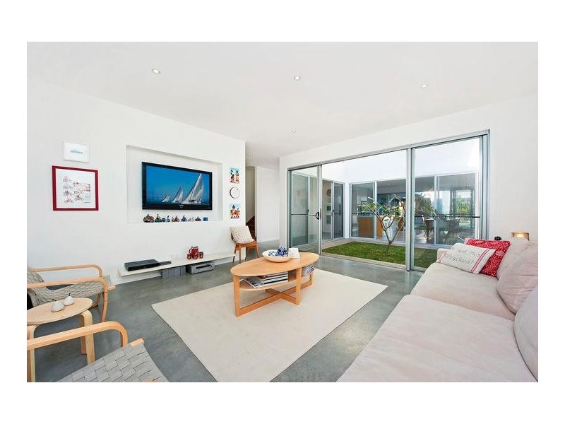 15 Fourteenth Avenue, Palm Beach QLD 4221