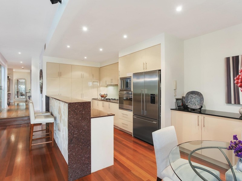 715 Glades Drive, Robina QLD 4226