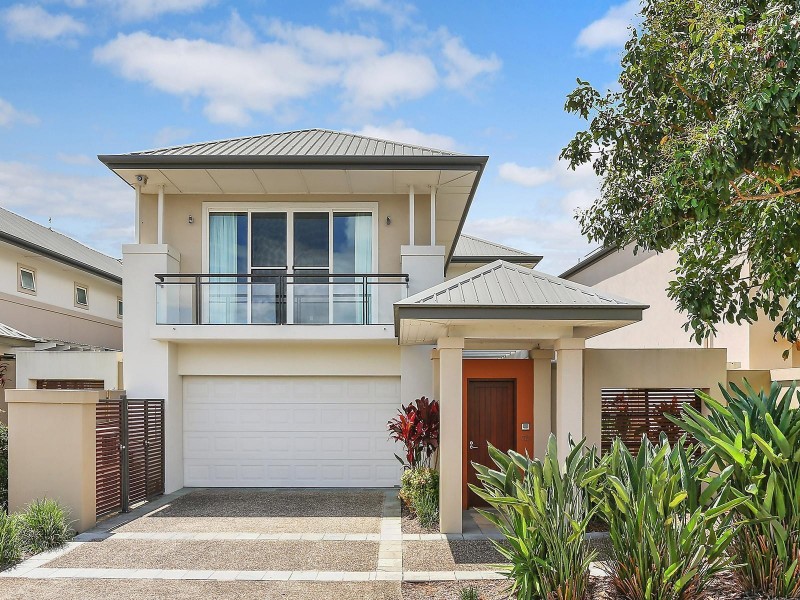 713 Glades Drive, Robina QLD 4226