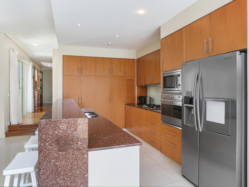 713 Glades Drive, Robina QLD 4226