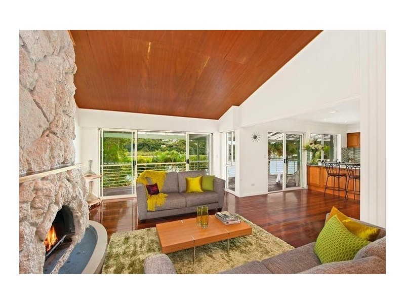 97 Tallebudgera Drive, Palm Beach QLD 4221