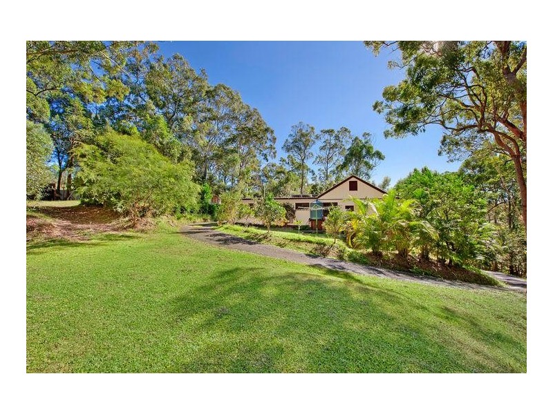 3 Dorset Place, Elanora QLD 4221