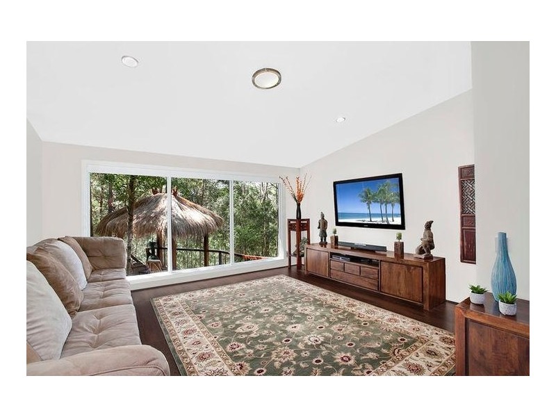 6 Dorset Place, Elanora QLD 4221