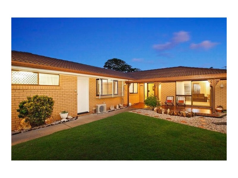 21 Kestrel Drive, Burleigh Waters QLD 4220