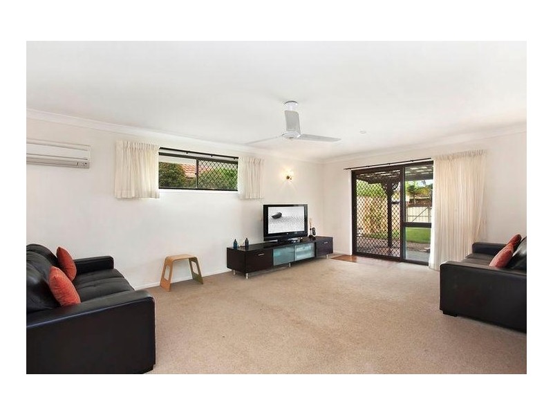 21 Kestrel Drive, Burleigh Waters QLD 4220