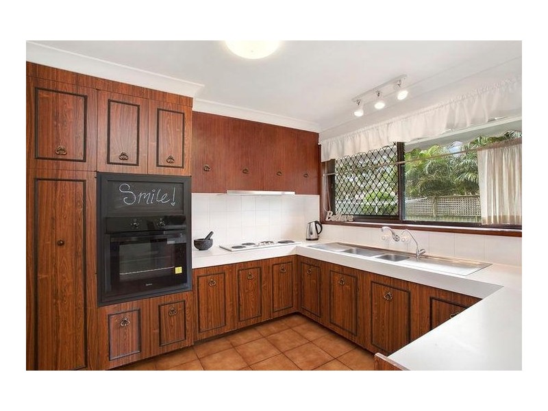 21 Kestrel Drive, Burleigh Waters QLD 4220