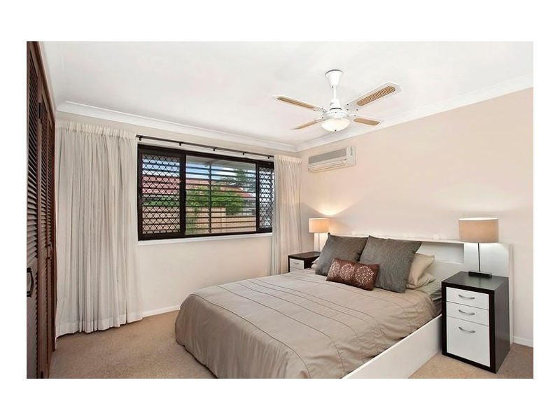 21 Kestrel Drive, Burleigh Waters QLD 4220