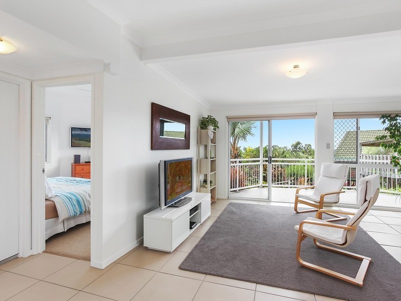 6 Attadale Court, Elanora QLD 4221