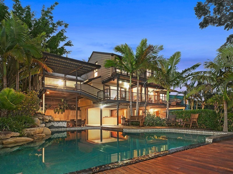 8 Coogee Court, Elanora QLD 4221