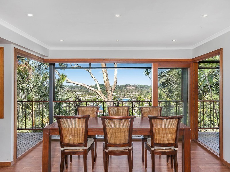 8 Coogee Court, Elanora QLD 4221