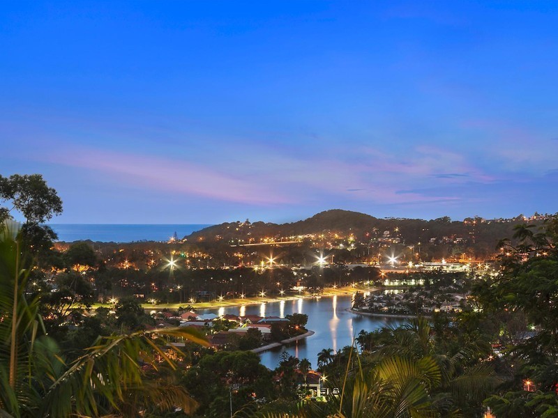 8 Coogee Court, Elanora QLD 4221